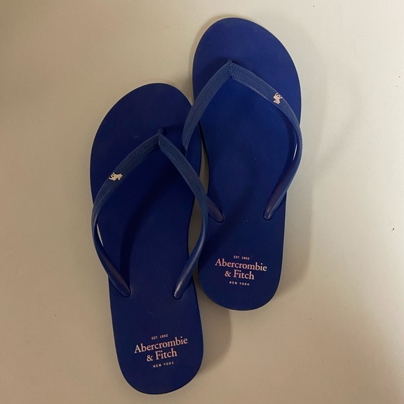 Abercrombie & Fitch Shoes - Abercrombie flip flops
